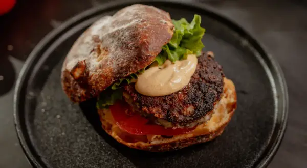 Burger gastronomique : Les astuces de chef pour une expérience unique.