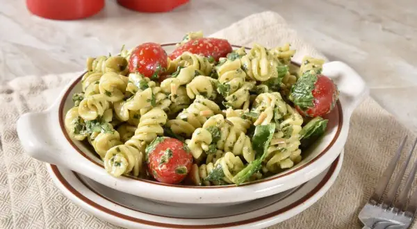 Salades de pâtes : recettes faciles, astuces et idées pour l'été