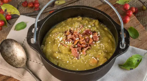 Soupe de pois cassés : recette facile, astuces et bienfaits