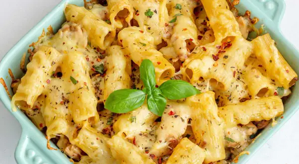Pâtes poireaux lardons : la recette facile et savoureuse en 30 min !