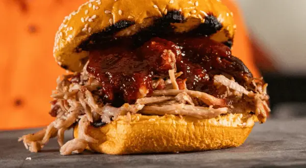 Burger Porc Effiloché : Le Secret d'une Viande Ultra-Tendre