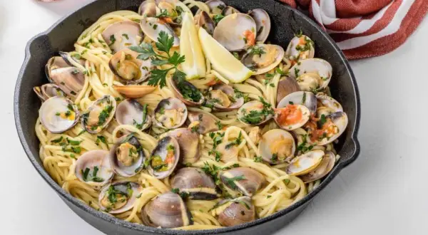 Spaghetti alle Vongole: Recette authentique & facile en 30 min